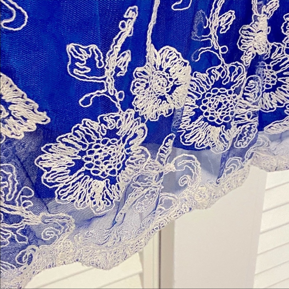 Lovers + Friends Blue & Lace Tent/Muumuu Dress - Picture 4 of 8